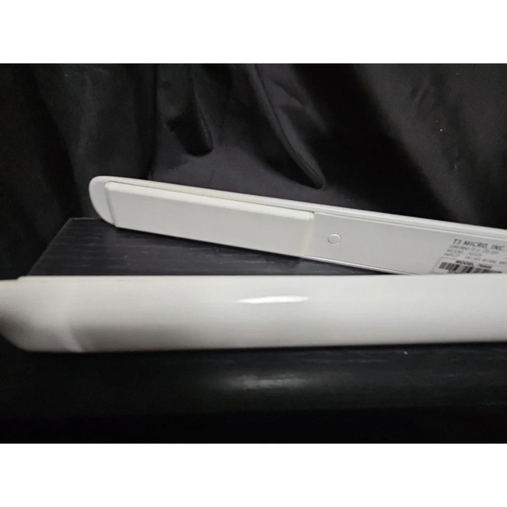 T3 Micro SinglePass Ceramic Flat Iron 1